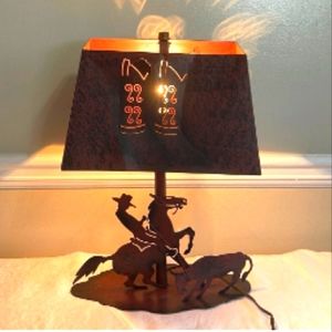 Vintage Home Interiors Western Metal Cowboy Lamp and Shade. Table Lamp.